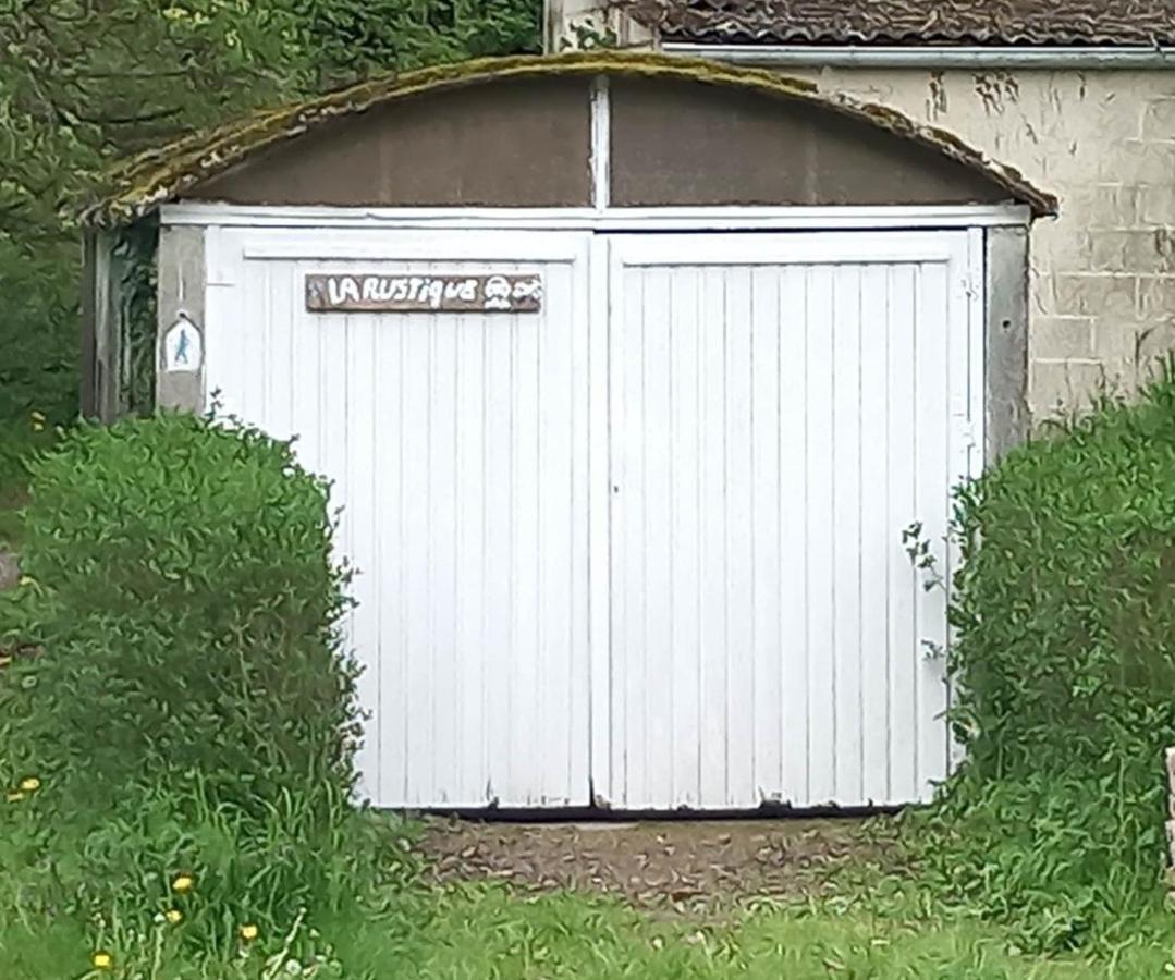 La Rustique Villa Dinant Exterior photo